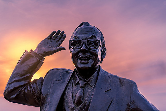 Eric Morecambe Statue -Head and Shoulders